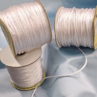 Шнур атласный круглый 2мм белый уп.45м