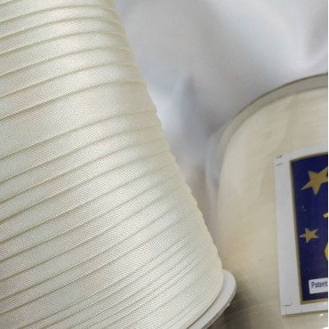 Косая бейка атласная айвори цвет