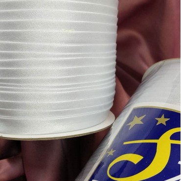 Косая бейка атласная белый цвет