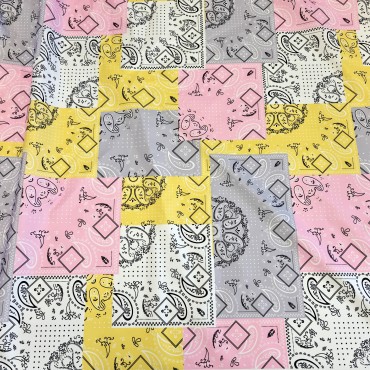 Курточная ткань Дюспо с узором пейсли в стиле пэчворк