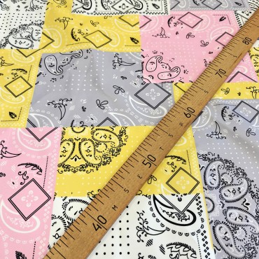 Курточная ткань Дюспо с узором пейсли в стиле пэчворк