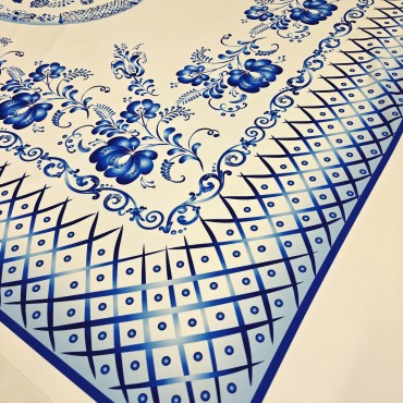 Праздничная скатерть в стиле Гжель