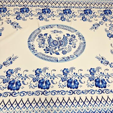 Праздничная скатерть в стиле Гжель