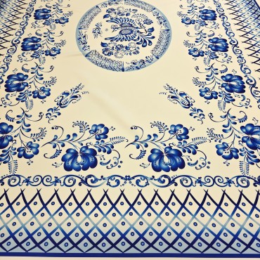 Праздничная скатерть в стиле Гжель