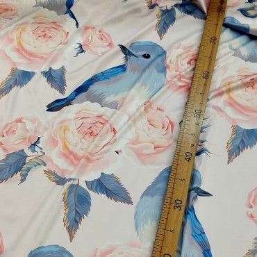 Атлас стрейч Linda с нежным цветочным принтом