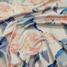 Атлас стрейч Linda с нежным цветочным принтом