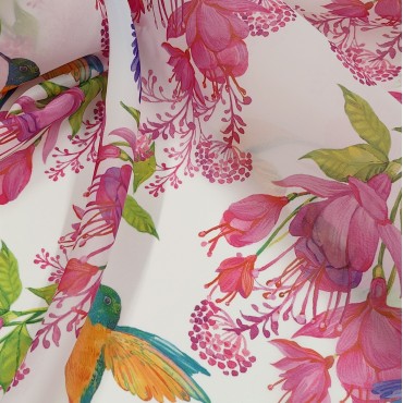 Органза матовая Виола с цветочным принтом и колибри