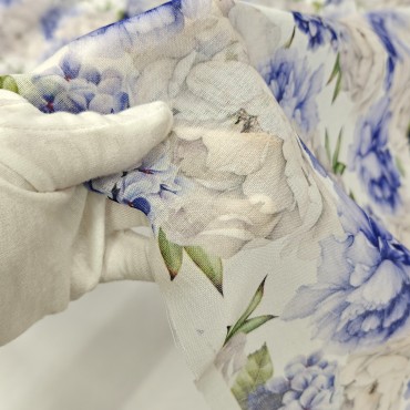 Органза Тори матовая с бело-голубыми Пионами