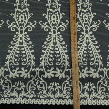 Кружевное расшитое полотно айвори цвет