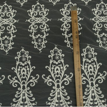 Кружевное расшитое полотно айвори цвет