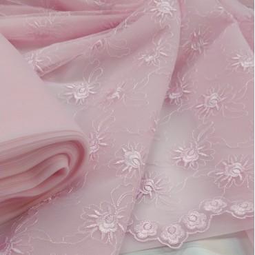 Кружевное полотно розовый цвет