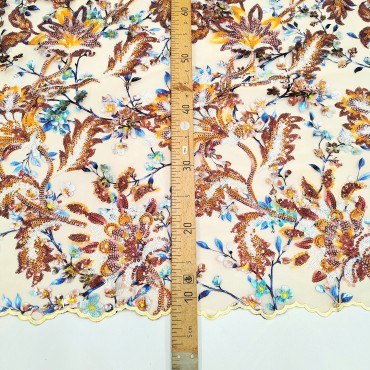 Кружевное полотно расшитое пайетками