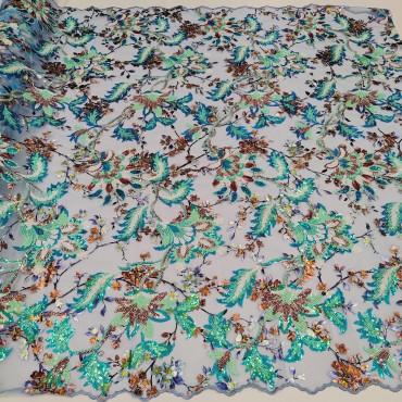 Кружевное полотно расшитое пайетками