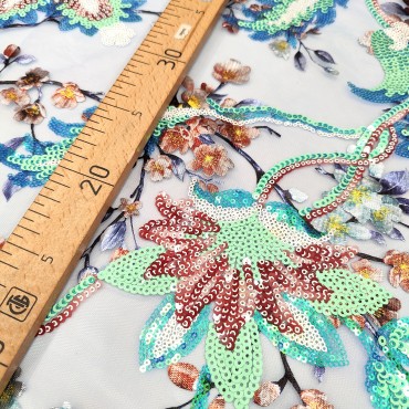 Кружевное полотно расшитое пайетками