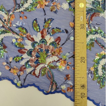 Кружевное полотно расшитое пайетками