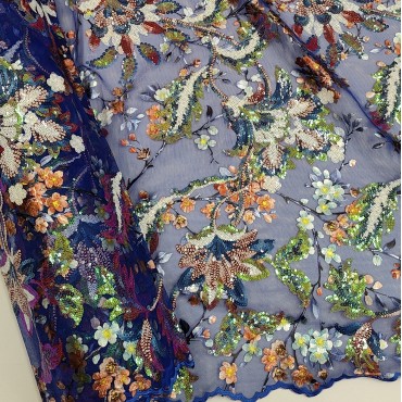 Кружевное полотно расшитое пайетками