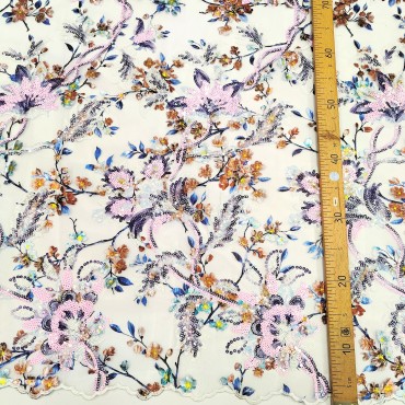 Кружевное полотно расшитое пайетками