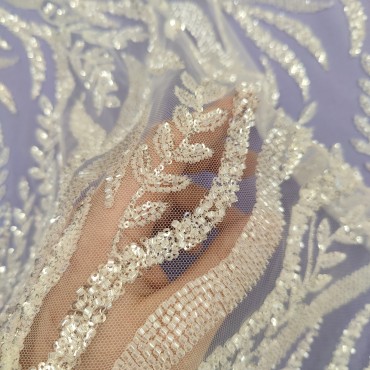Кружевное полотно расшитое бисером и пайетками