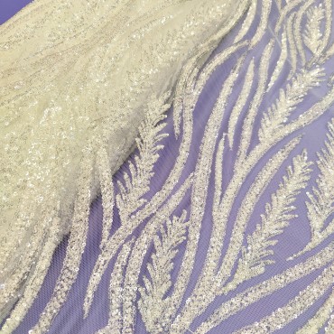 Кружевное полотно расшитое бисером и пайетками