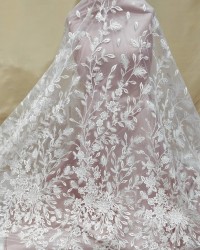 Кружевная вышивка на сетке