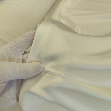 Плотный стрейч атлас CARMEN молочный цвет