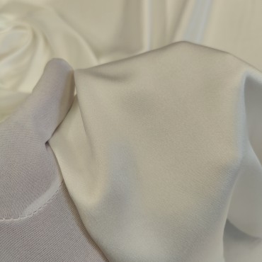 Плотный стрейч атлас CARMEN молочный цвет