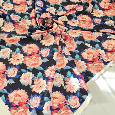 Атлас стрейч Linda с нарисованными розами и пионами