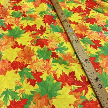 Атлас Дюпон с красивым осенним принтом