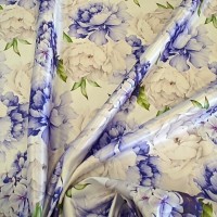 Атлас Дюпон с бело-голубыми Пионами