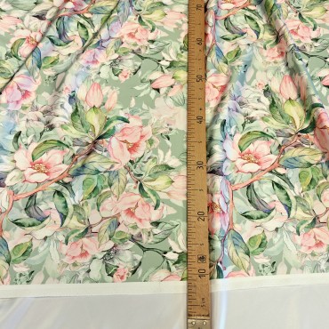 Вискозный атлас стрейч Vella с красивыми Розами