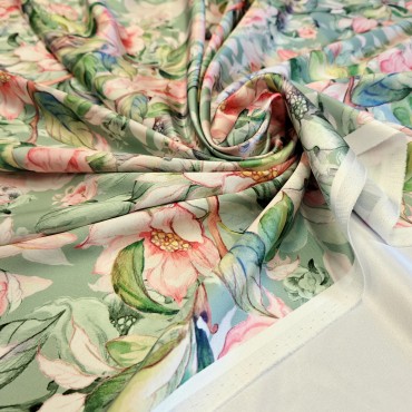 Вискозный атлас стрейч Vella с красивыми Розами