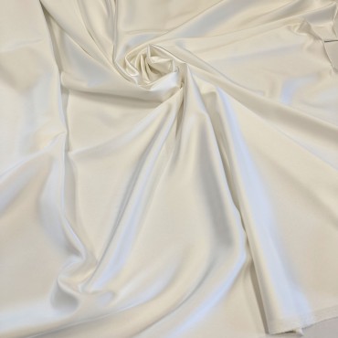 Вискозный атлас стрейч костюмно-плательный Vella молочного цвета