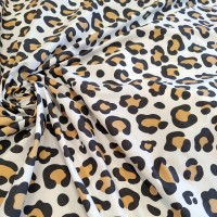 Поплин плательный с леопардовым принтом