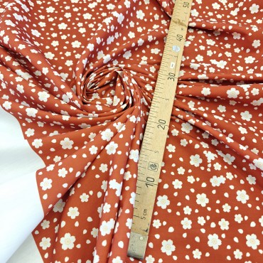 Поплин плательный с цветочками японской сливы