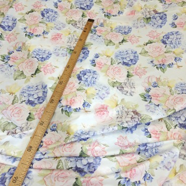Поплин плательный с нежным цветочным принтом