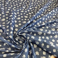 Поплин плательный розочки на темно синем