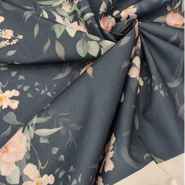 Костюмно плательная ткань Твилл с красивым принтом розы