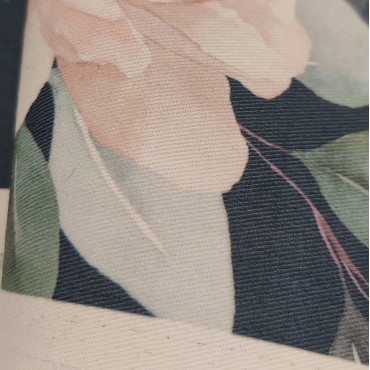 Костюмно плательная ткань Твилл с красивым принтом розы