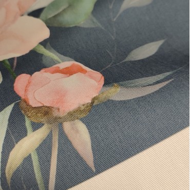 Костюмно плательная ткань Твилл с красивым принтом розы