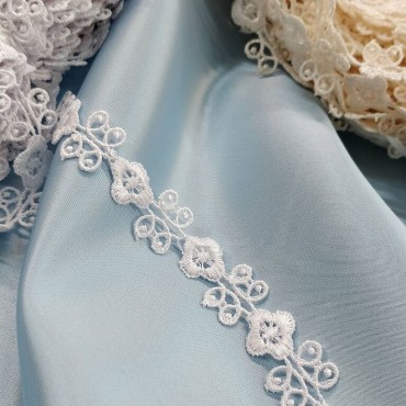 Кружево макраме узенькое белого цвета