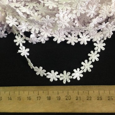 Кружево макраме узенькое белого цвета