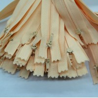 Молния неразъемная 20 см - цвет светло персиковый