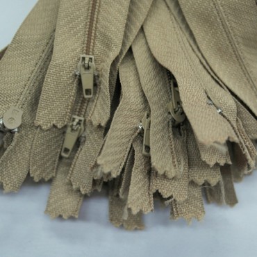 Молния неразъемная 20 см - цвет бежевый