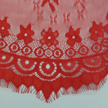 Кружево шантильи красного цвета