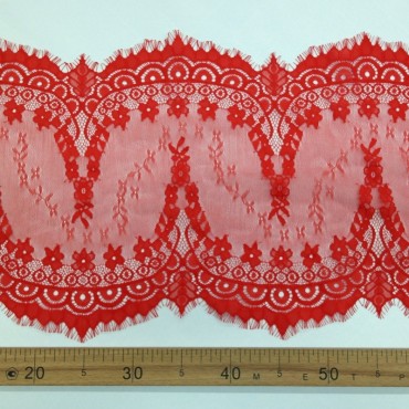 Кружево шантильи красного цвета