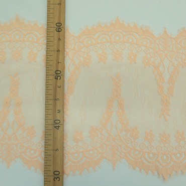 Кружево шантильи персикового цвета